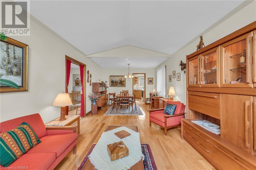 10 JOHNSON Crescent