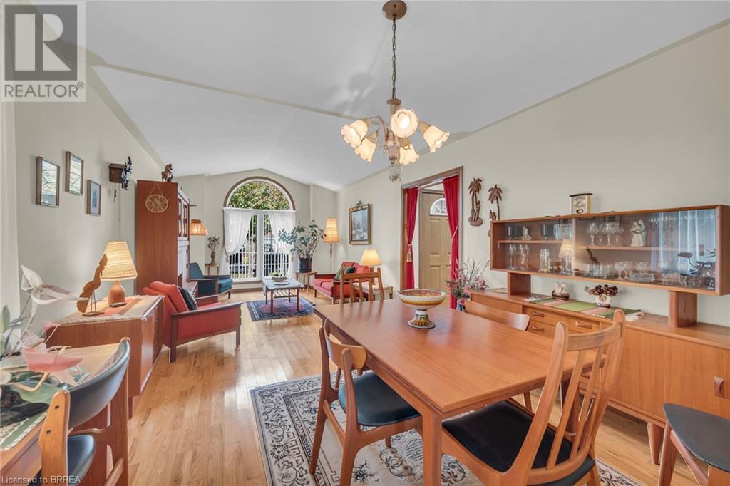 10 JOHNSON Crescent
