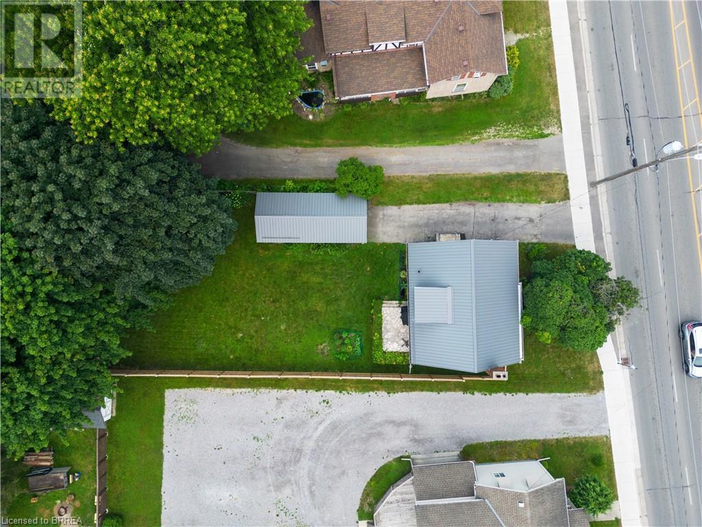 240 QUEENSWAY W