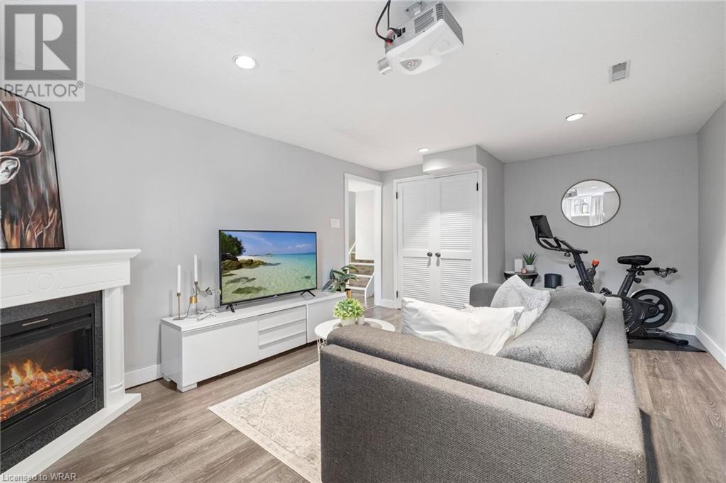 118 CHRISTOPHER Drive