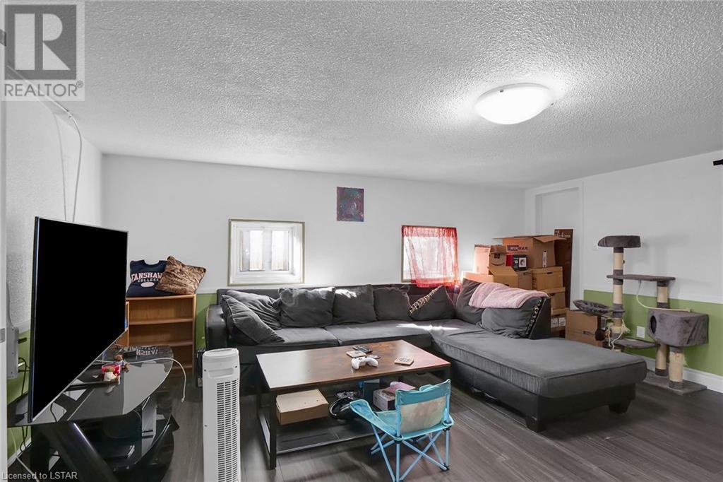 213 FOREST Avenue