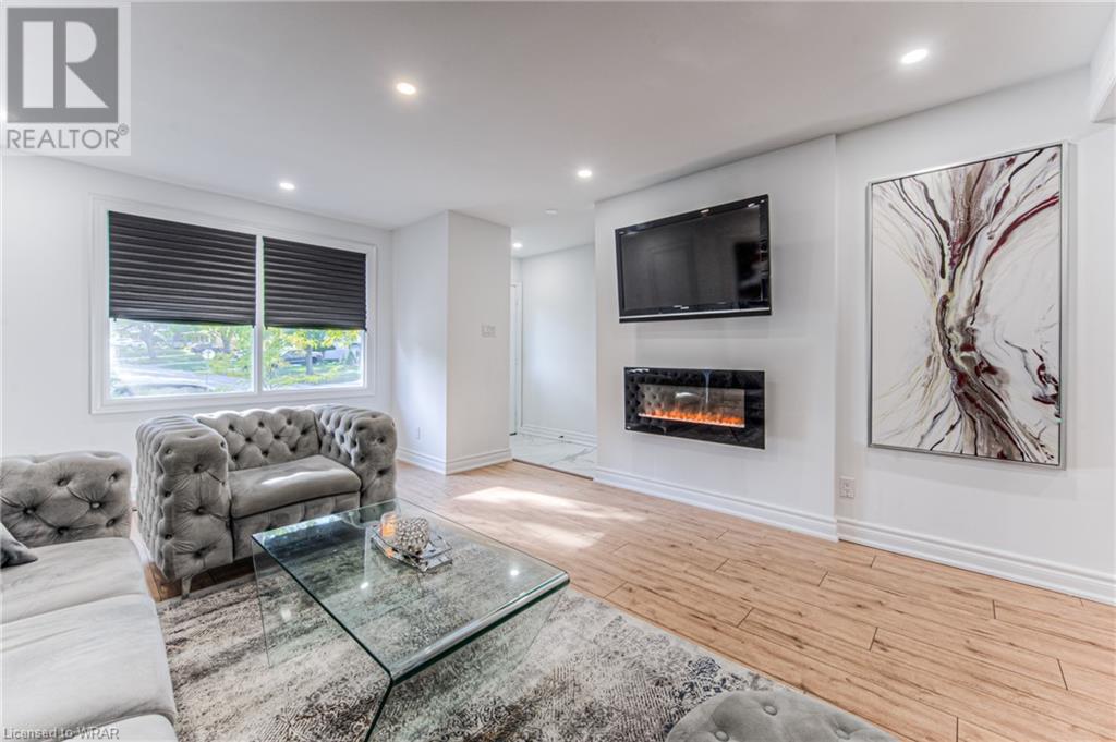 100 LILLIAN Drive Unit# B
