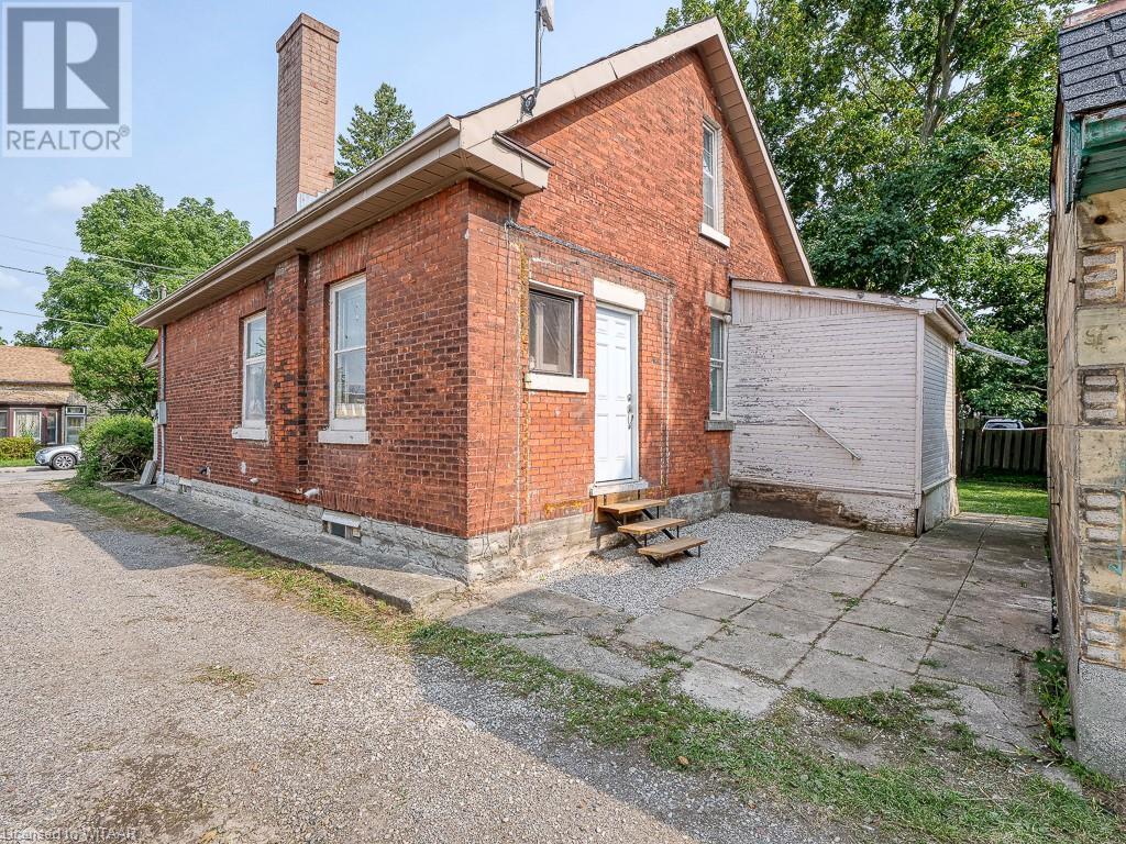 14 VICTORIA Street S