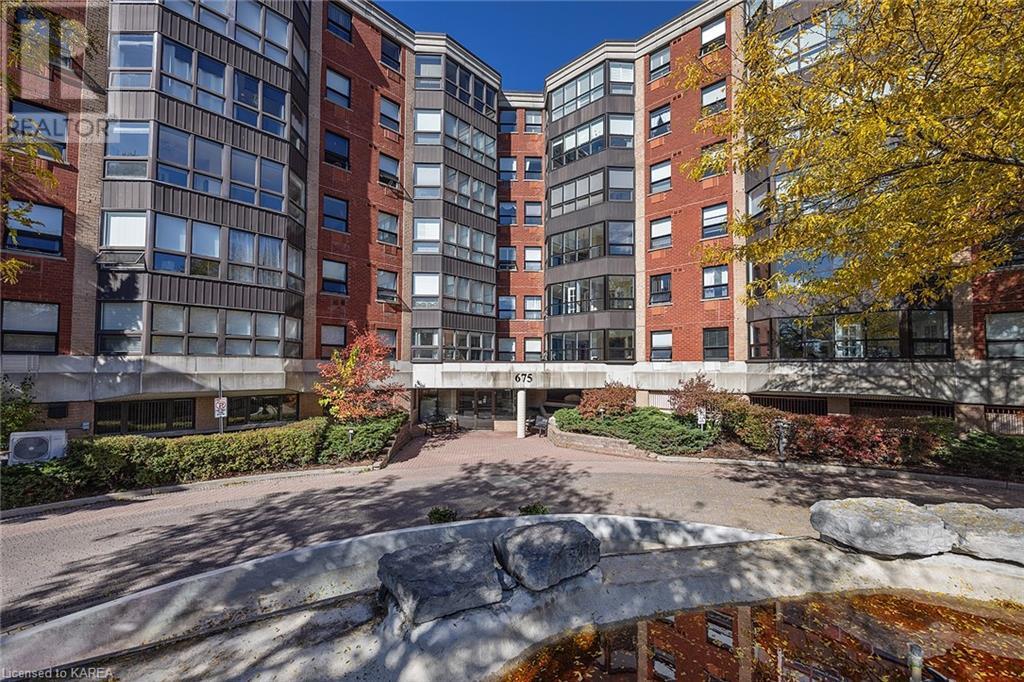 675 DAVIS Drive Unit# 613