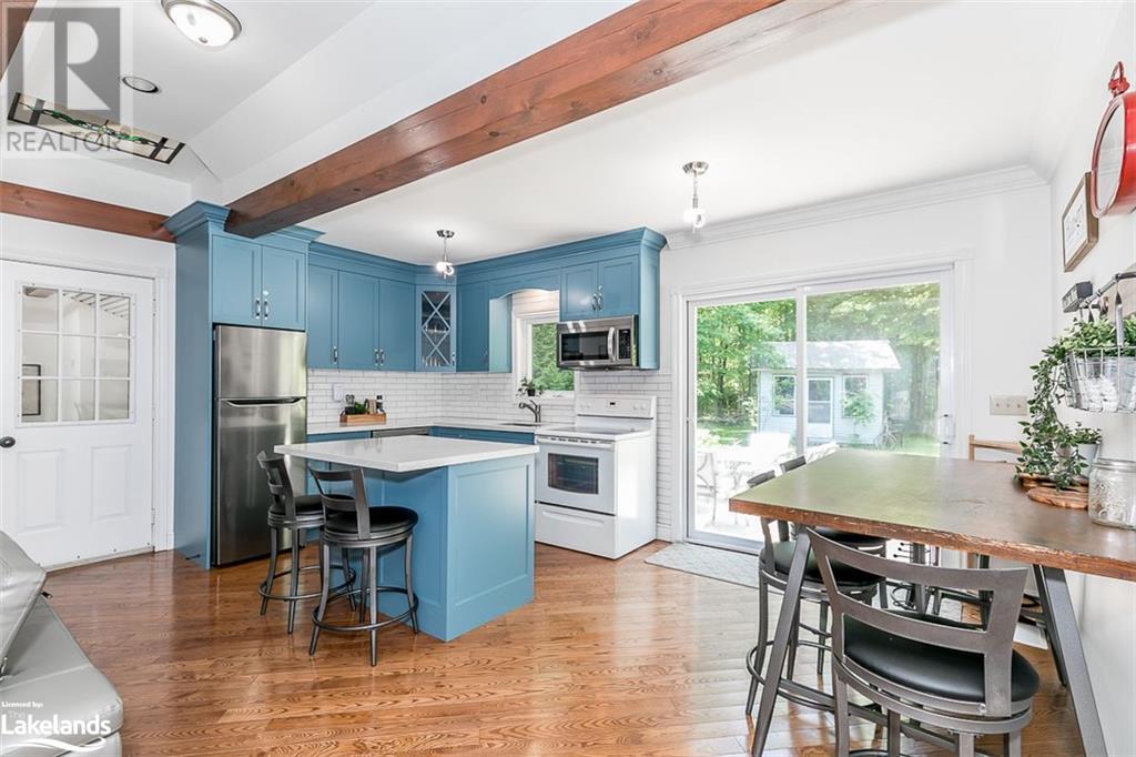 2440 CHAMPLAIN Road