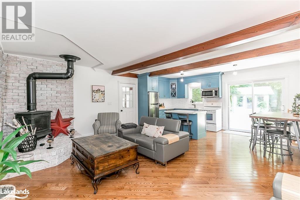 2440 CHAMPLAIN Road