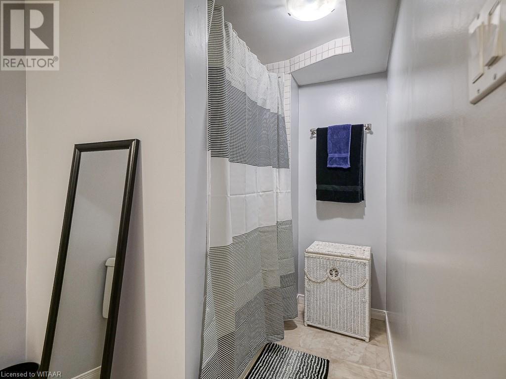 277 VANSITTART Avenue