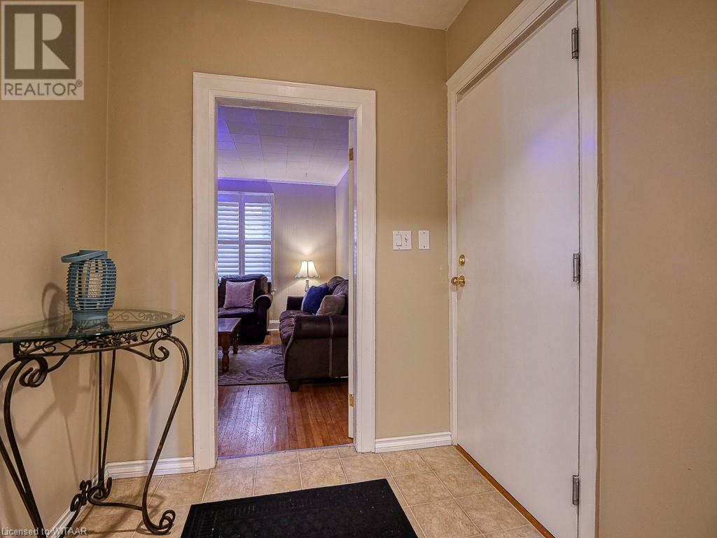 277 VANSITTART Avenue