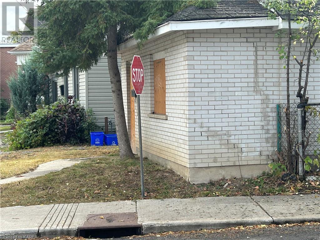 296 DIVISION Street