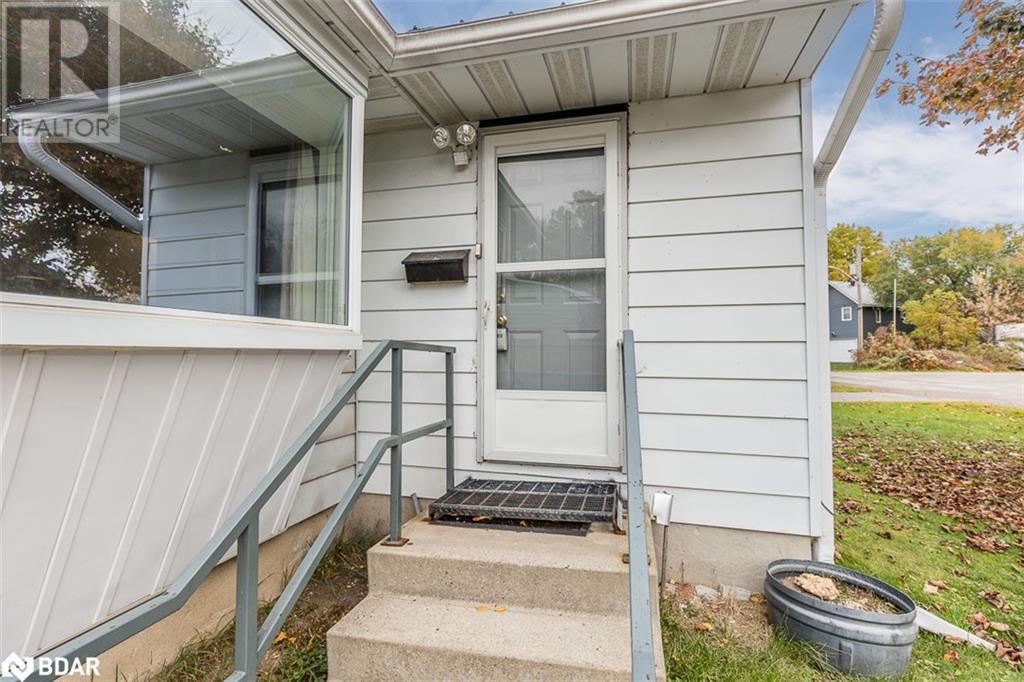 62 HOOVER Crescent