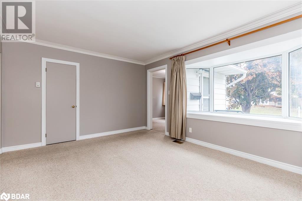 62 HOOVER Crescent