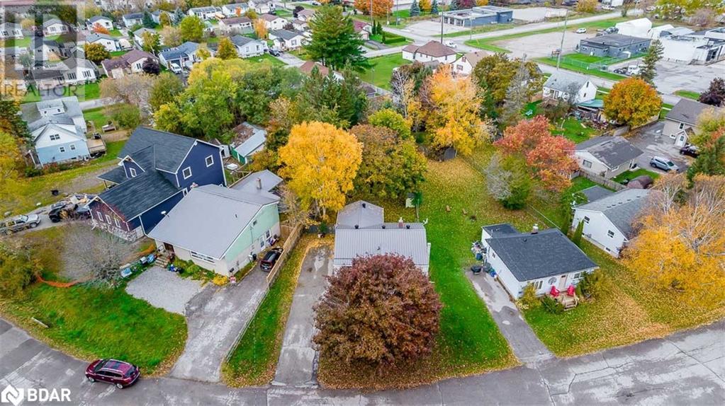 62 HOOVER Crescent