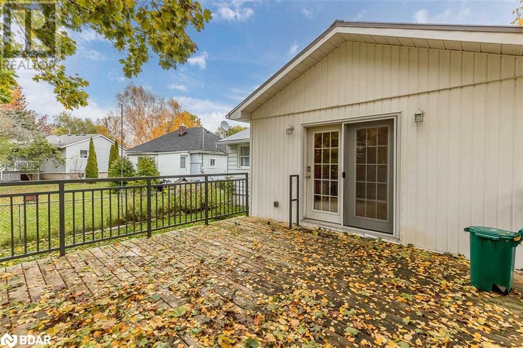 62 HOOVER Crescent