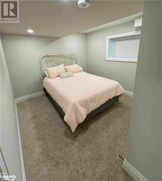 104 BLACK WILLOW Crescent