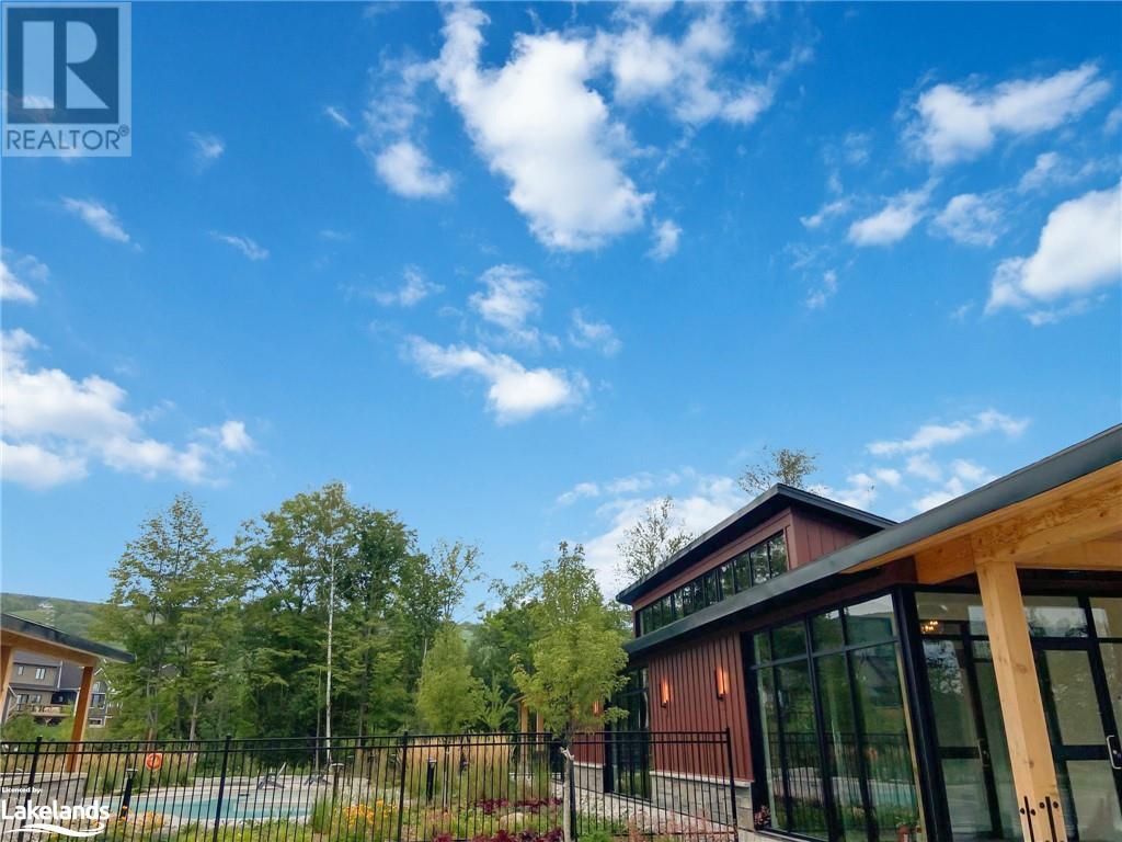 104 BLACK WILLOW Crescent