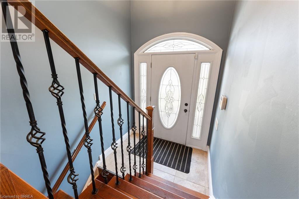 10 GARDEN Crescent