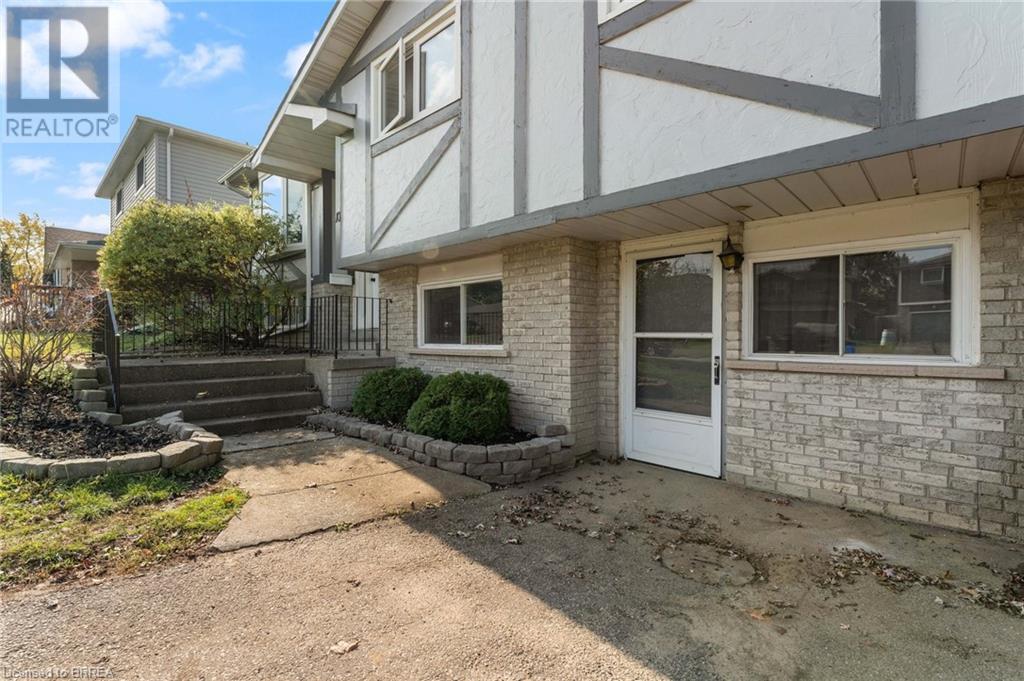 10 GARDEN Crescent