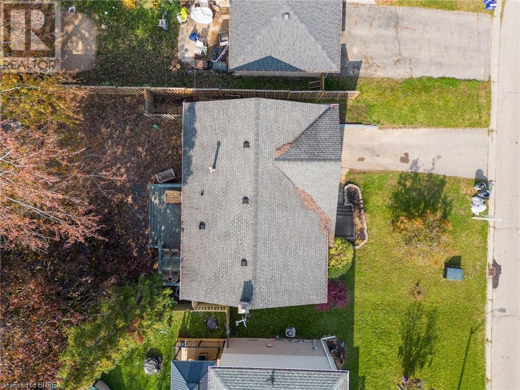 10 GARDEN Crescent