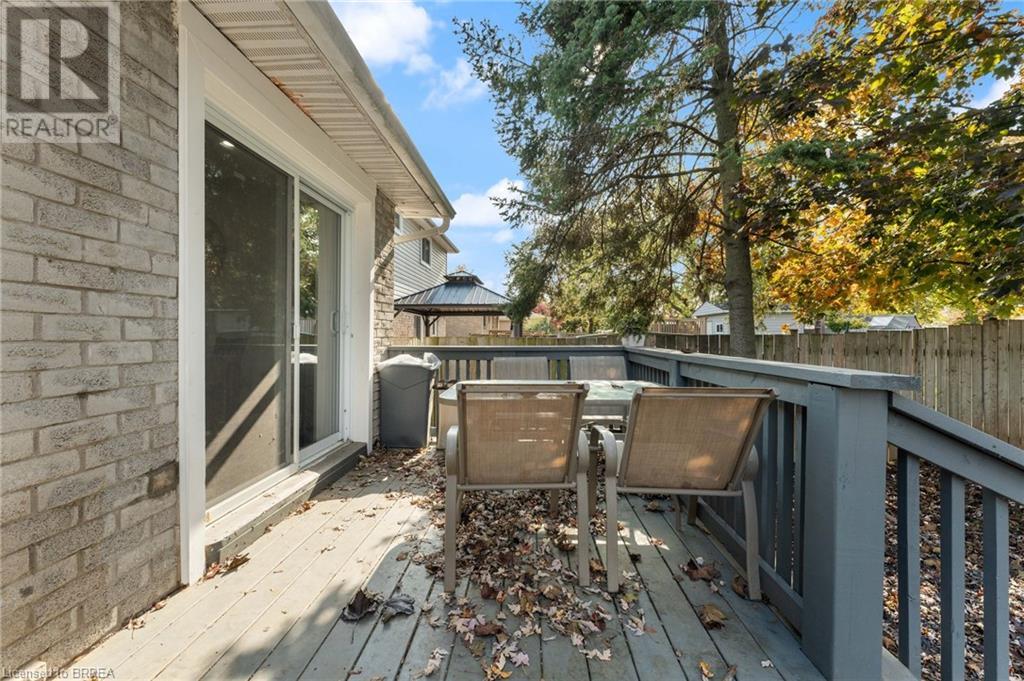 10 GARDEN Crescent