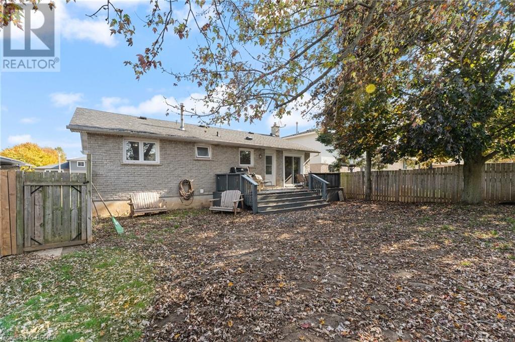 10 GARDEN Crescent