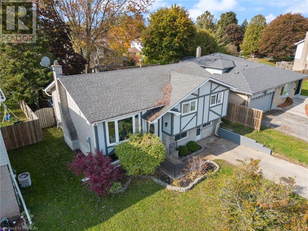 10 GARDEN Crescent