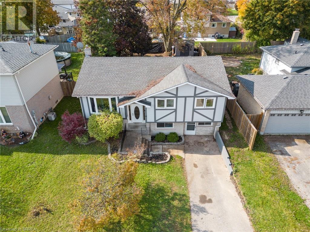 10 GARDEN Crescent