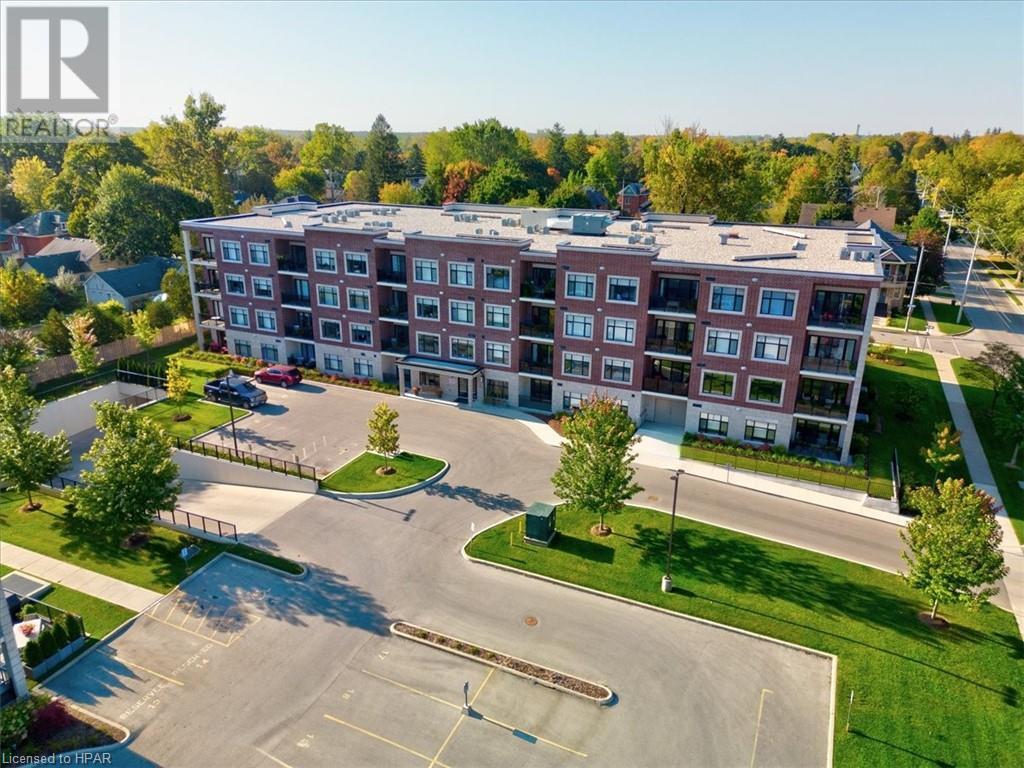 235 JOHN Street N Unit# 312