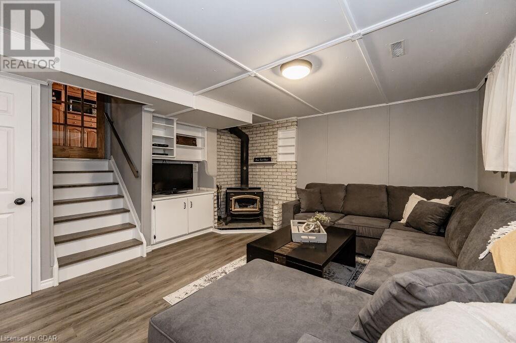 47 MAYFIELD Avenue