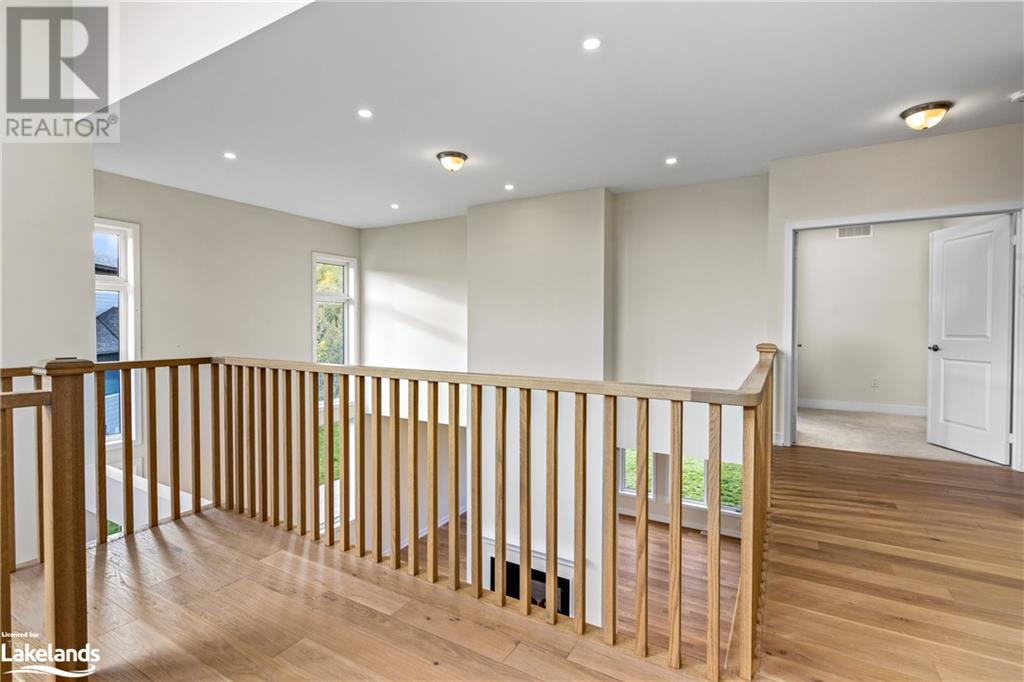 152 SPRINGSIDE Crescent