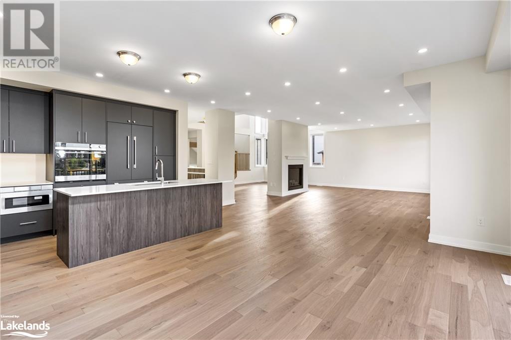 152 SPRINGSIDE Crescent
