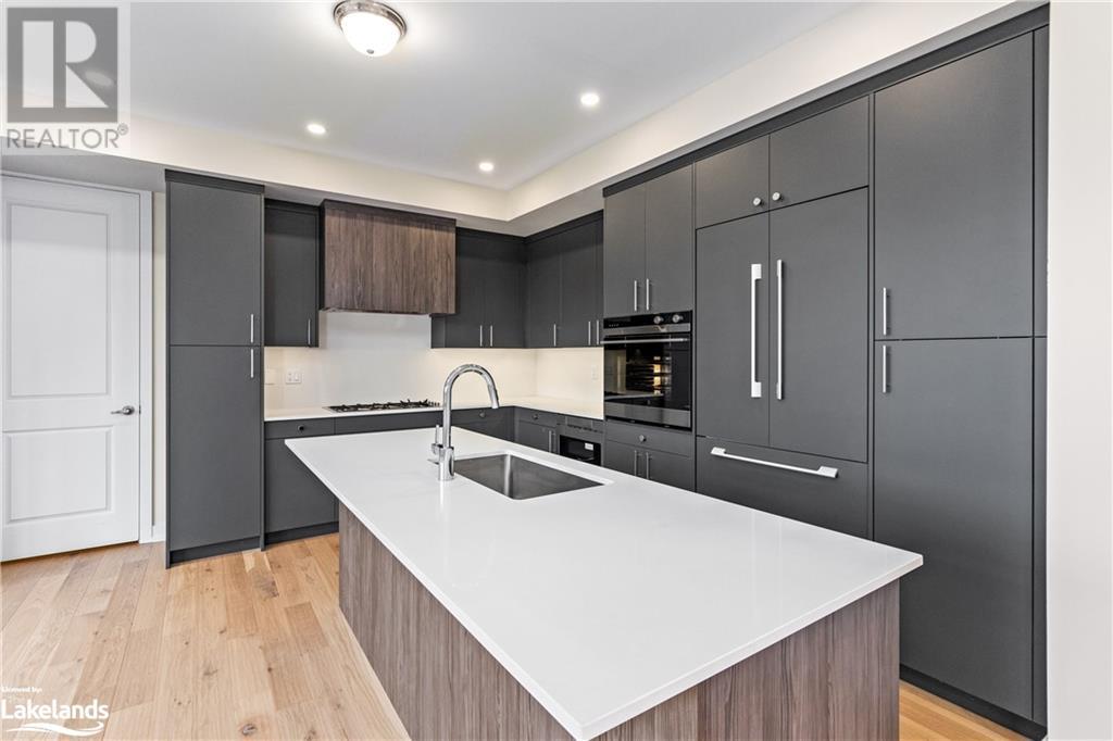 152 SPRINGSIDE Crescent