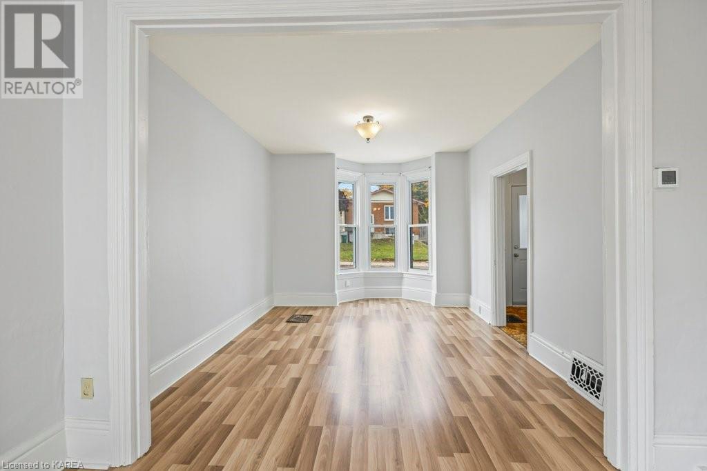 337 SYDENHAM Street