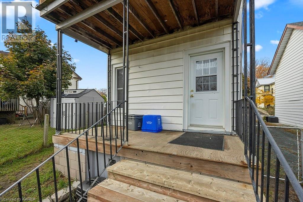 337 SYDENHAM Street