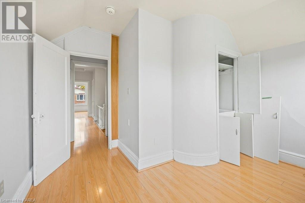 337 SYDENHAM Street