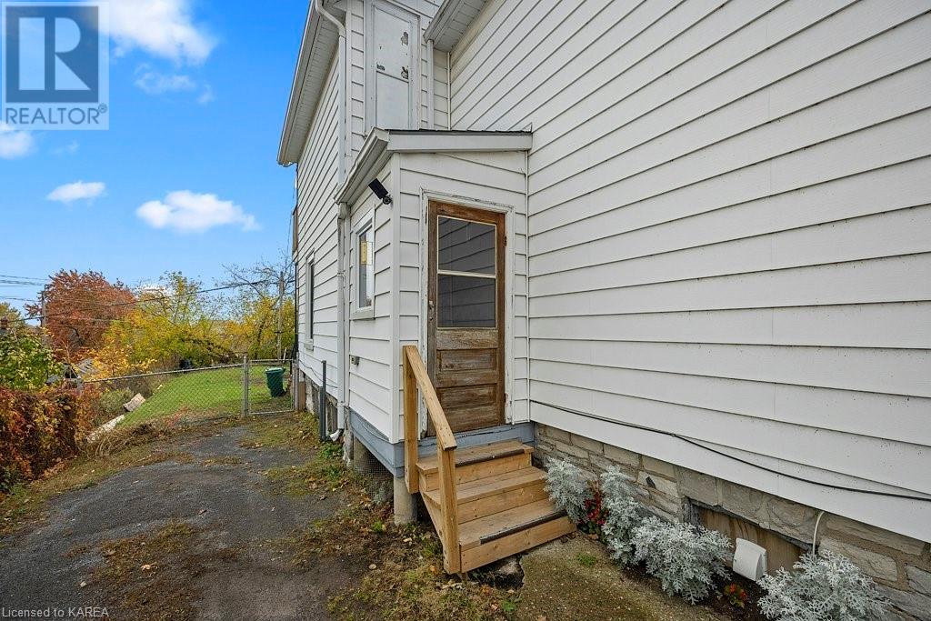 337 SYDENHAM Street