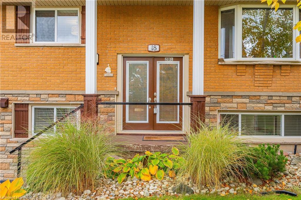 18 SUMMERSIDE Crescent