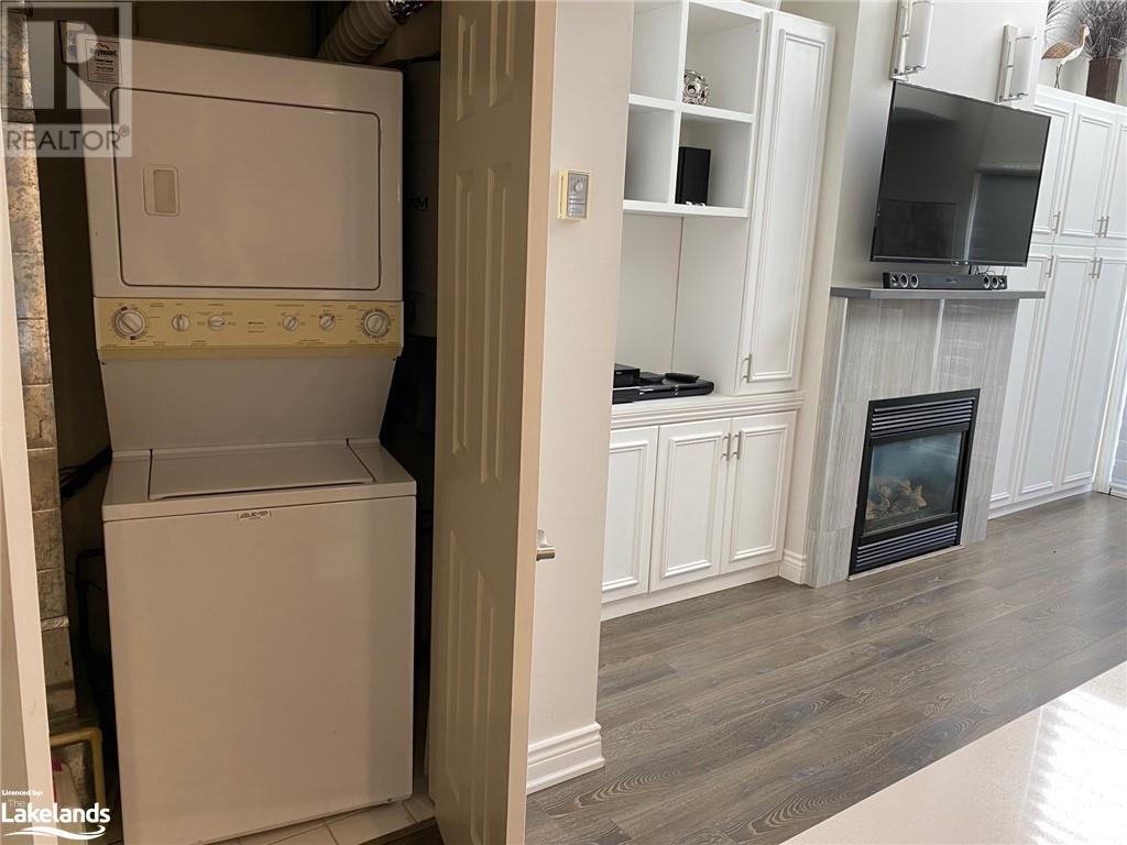 120 FAIRWAY Court Unit# 220