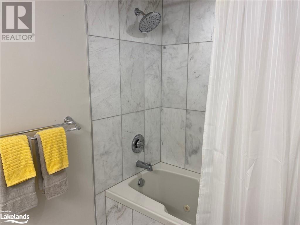 120 FAIRWAY Court Unit# 220