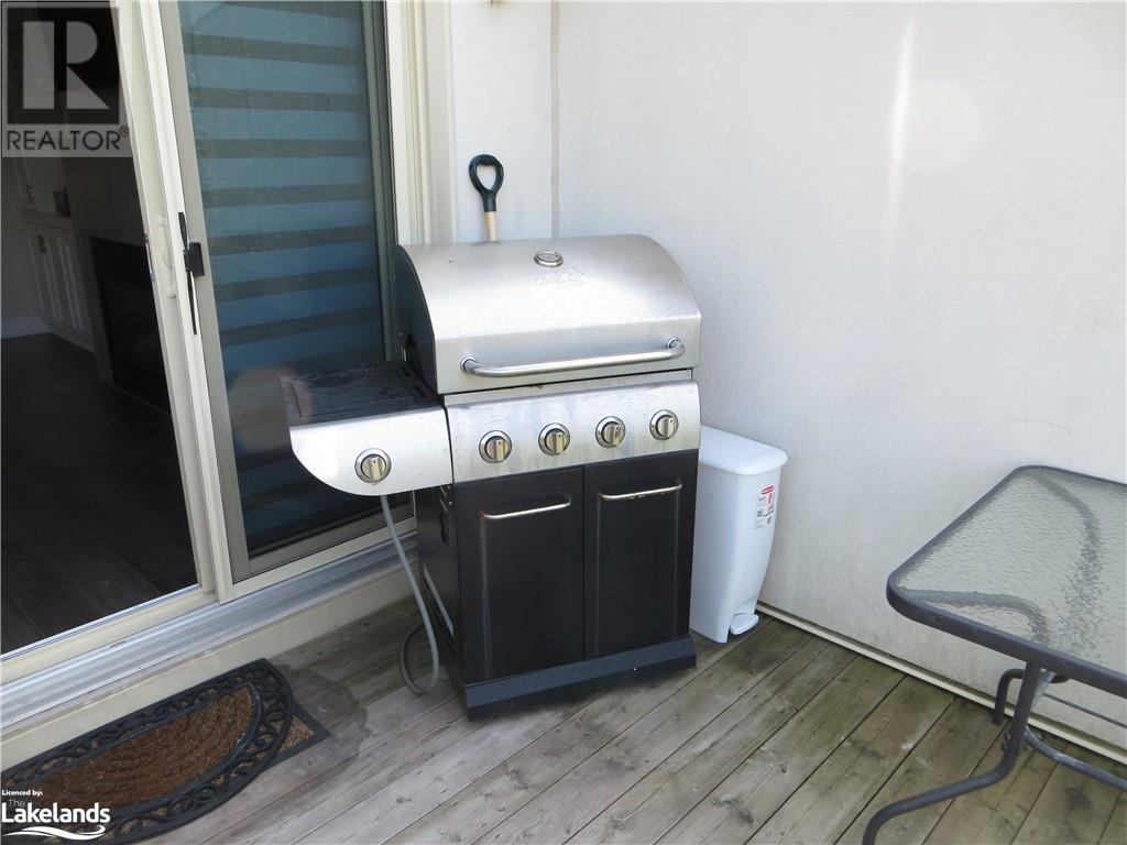 120 FAIRWAY Court Unit# 220