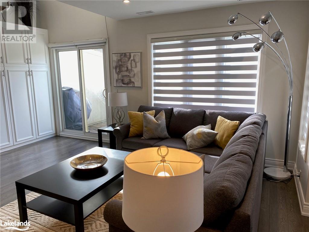 120 FAIRWAY Court Unit# 220