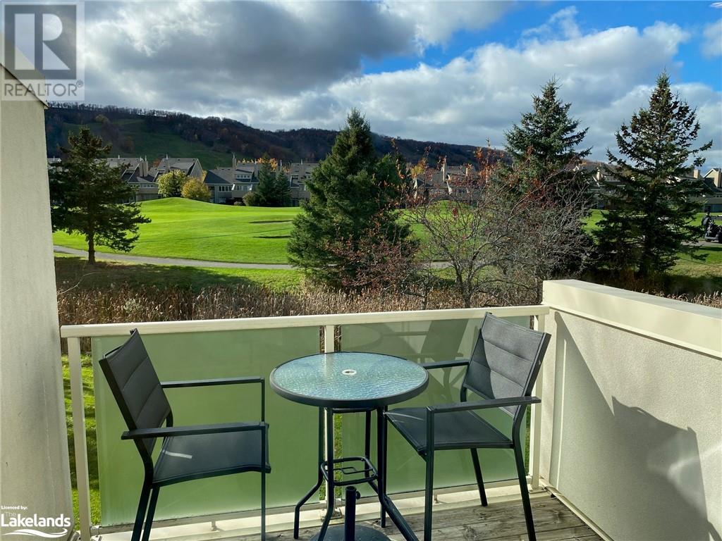 120 FAIRWAY Court Unit# 220