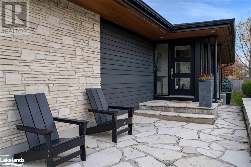21 GOLFVIEW Drive