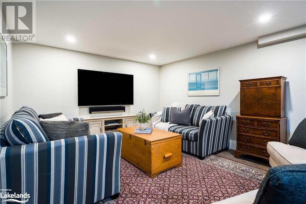 21 GOLFVIEW Drive