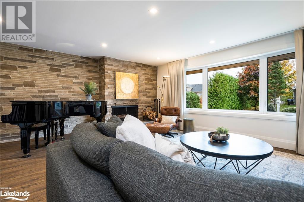 21 GOLFVIEW Drive