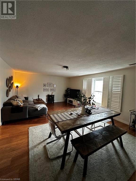 126 MAIN Street S