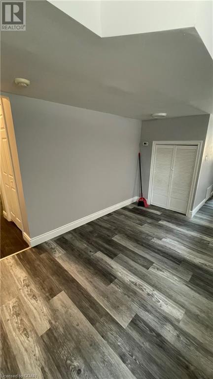 126 MAIN Street S