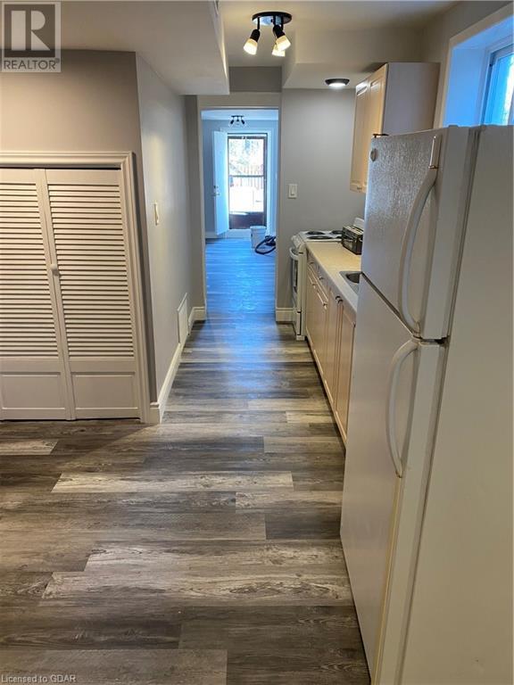 126 MAIN Street S