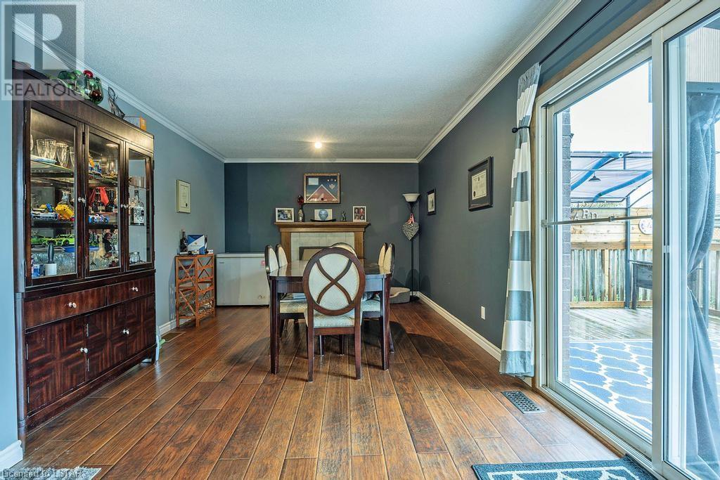 22 HITCH Crescent