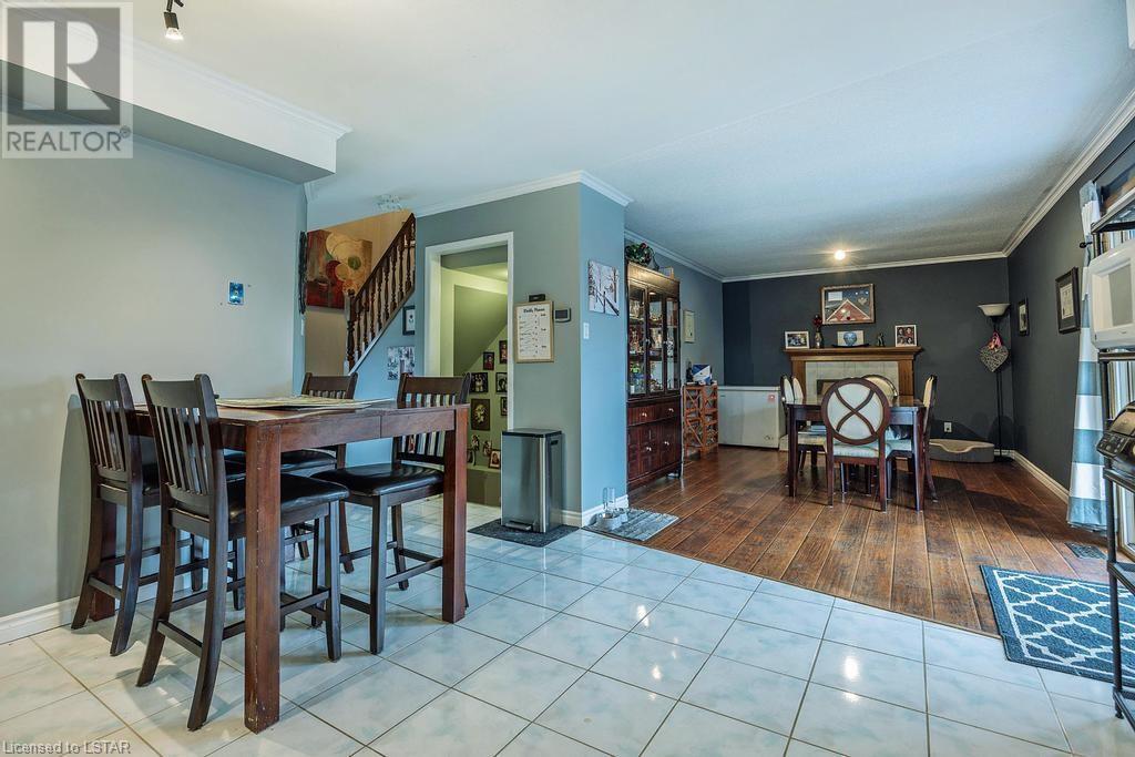 22 HITCH Crescent