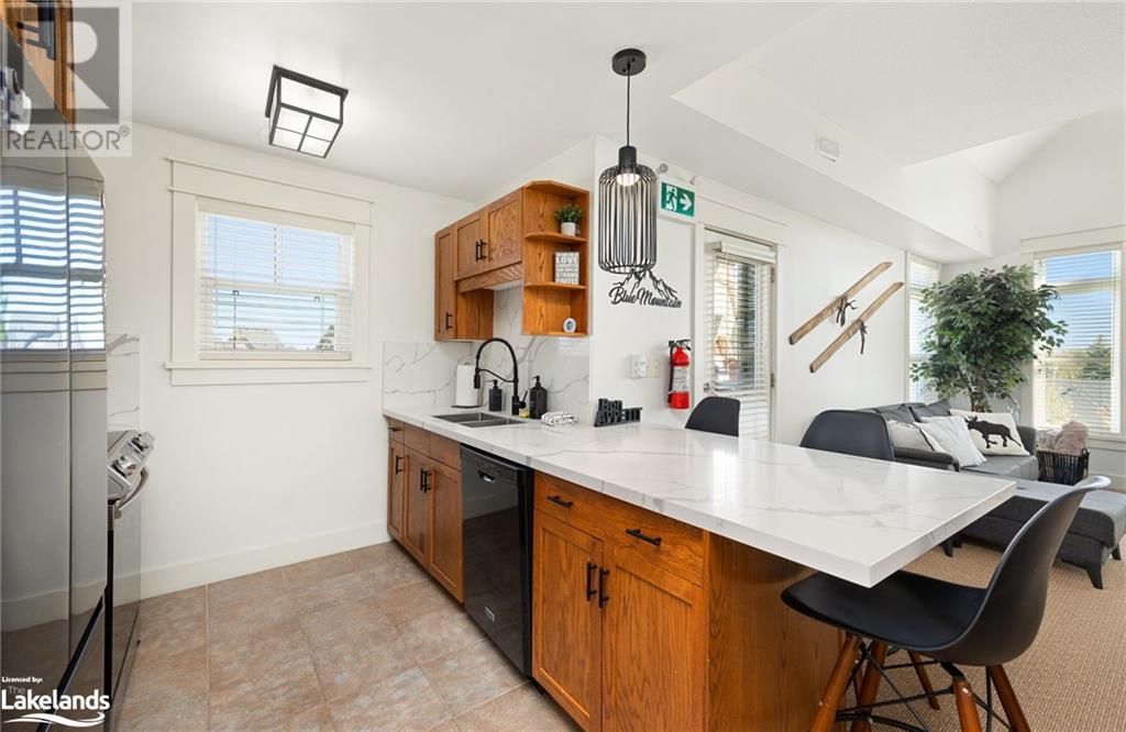125 FAIRWAY Court Unit# 218